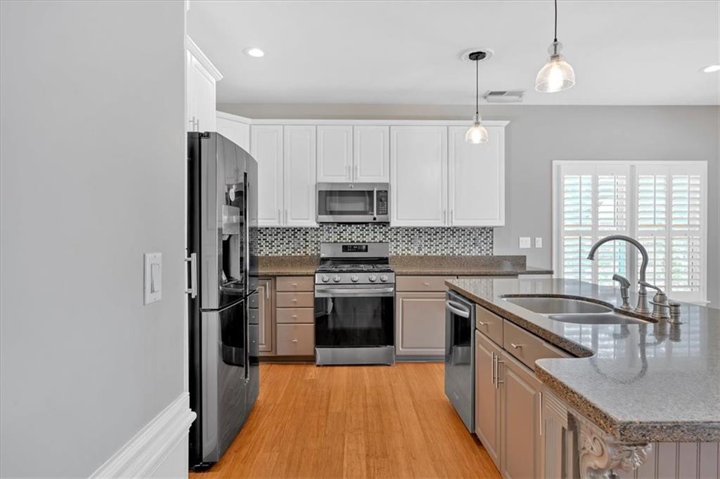 2445 Ridgelake Drive