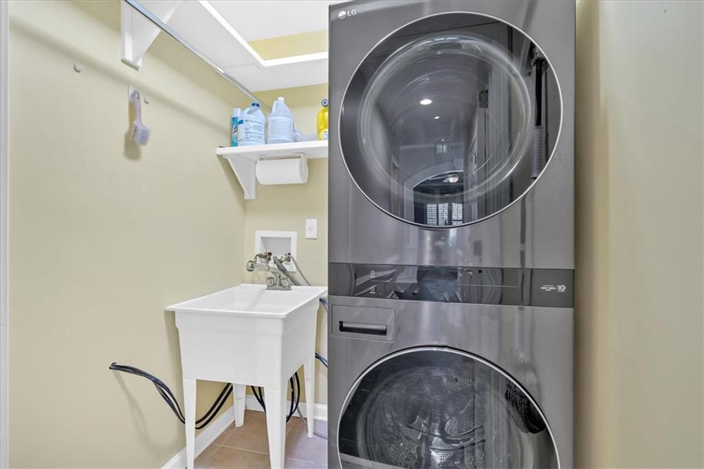 2445 Ridgelake Drive