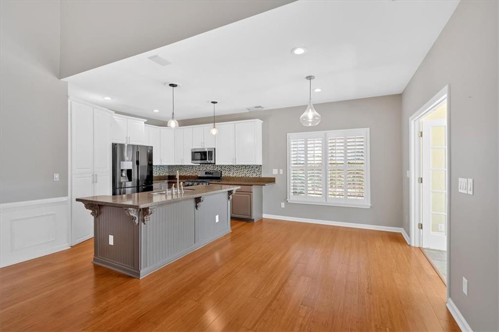 2445 Ridgelake Drive