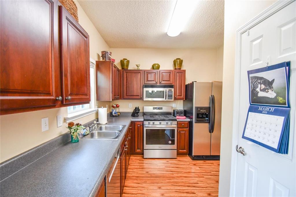 904 Magnolia Leaf Drive