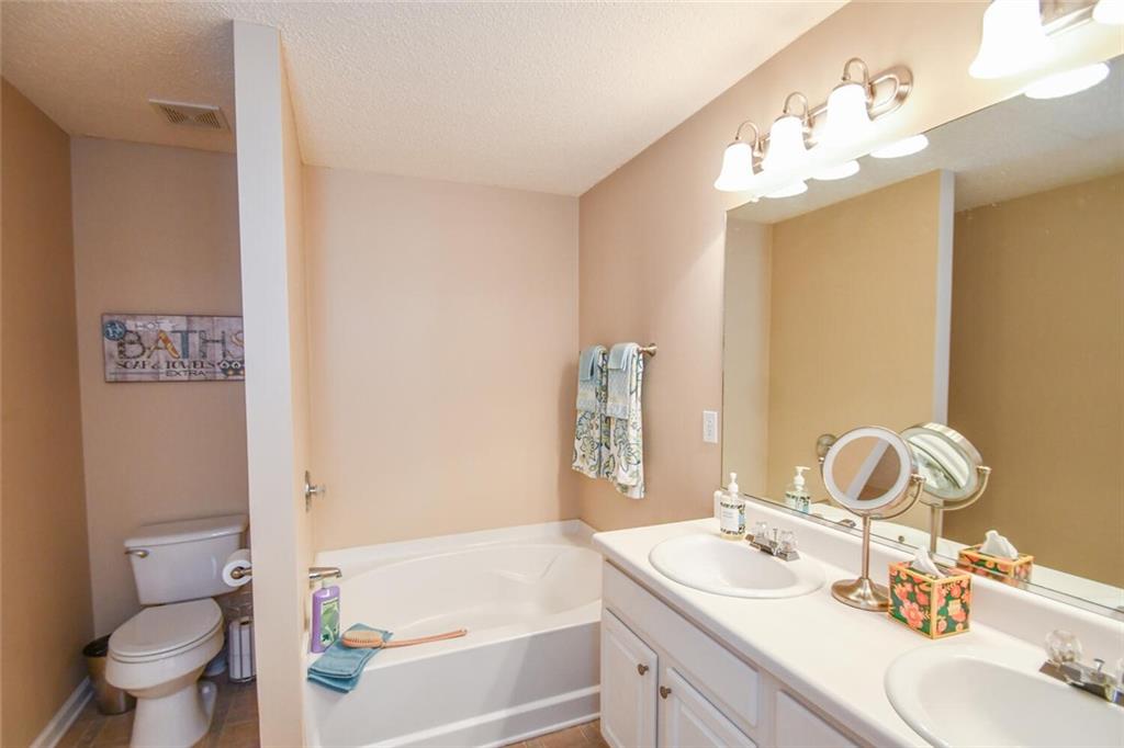 904 Magnolia Leaf Drive