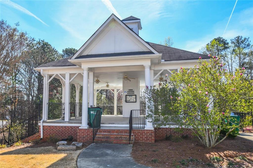 904 Magnolia Leaf Drive