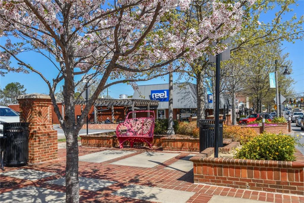 904 Magnolia Leaf Drive