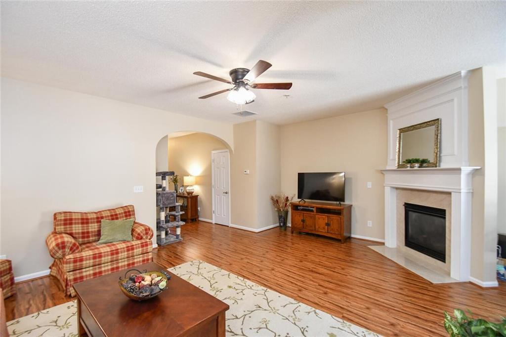 904 Magnolia Leaf Drive