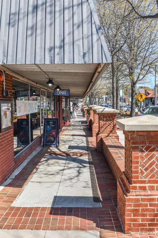 904 Magnolia Leaf Drive