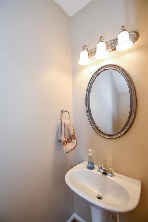 904 Magnolia Leaf Drive