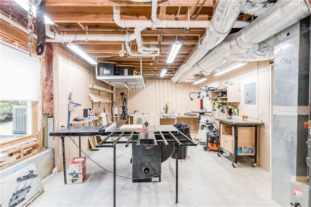 4090 Cooks Farm Drive NW