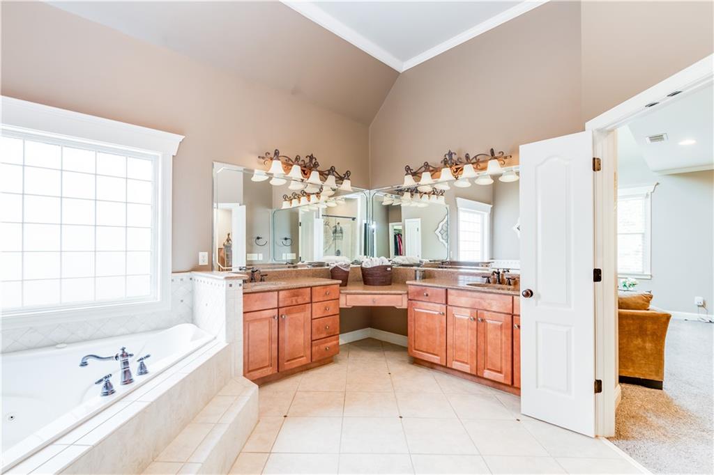 4090 Cooks Farm Drive NW