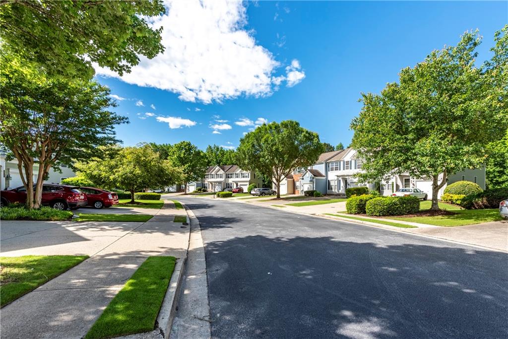 2915 Commonwealth Circle