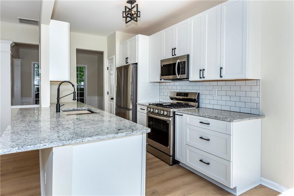 2915 Commonwealth Circle