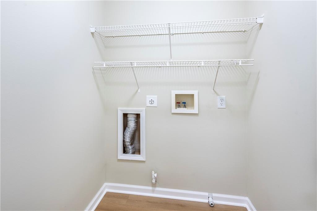 2915 Commonwealth Circle