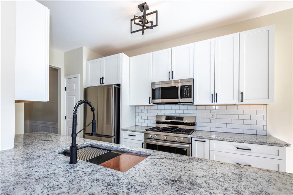 2915 Commonwealth Circle