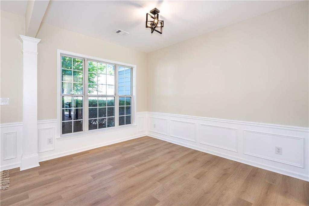 2915 Commonwealth Circle