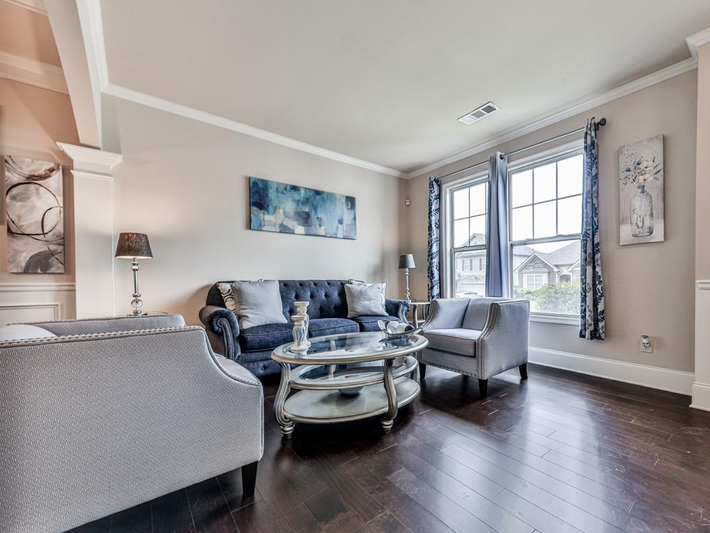 423 Livingston Point