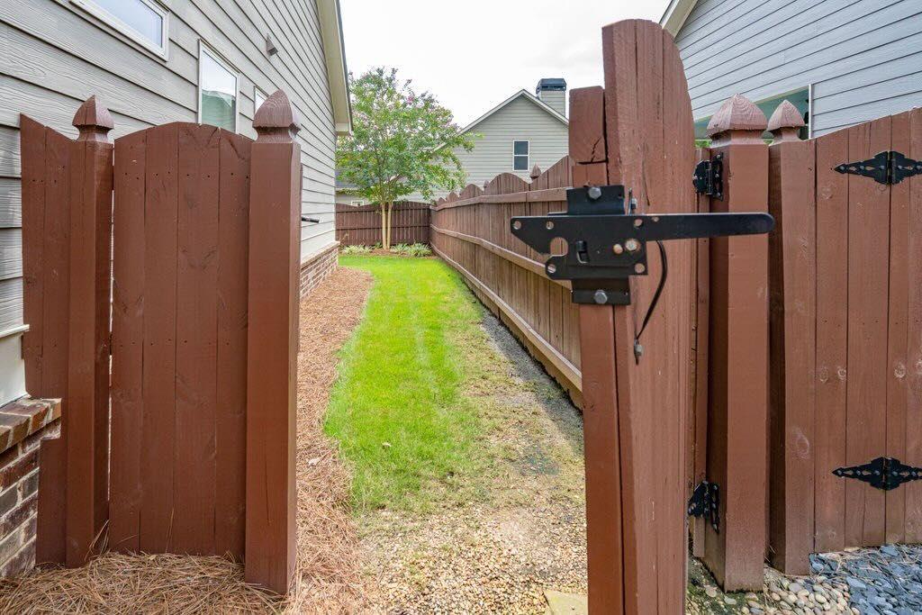 809 Palmetto Moon Road SW