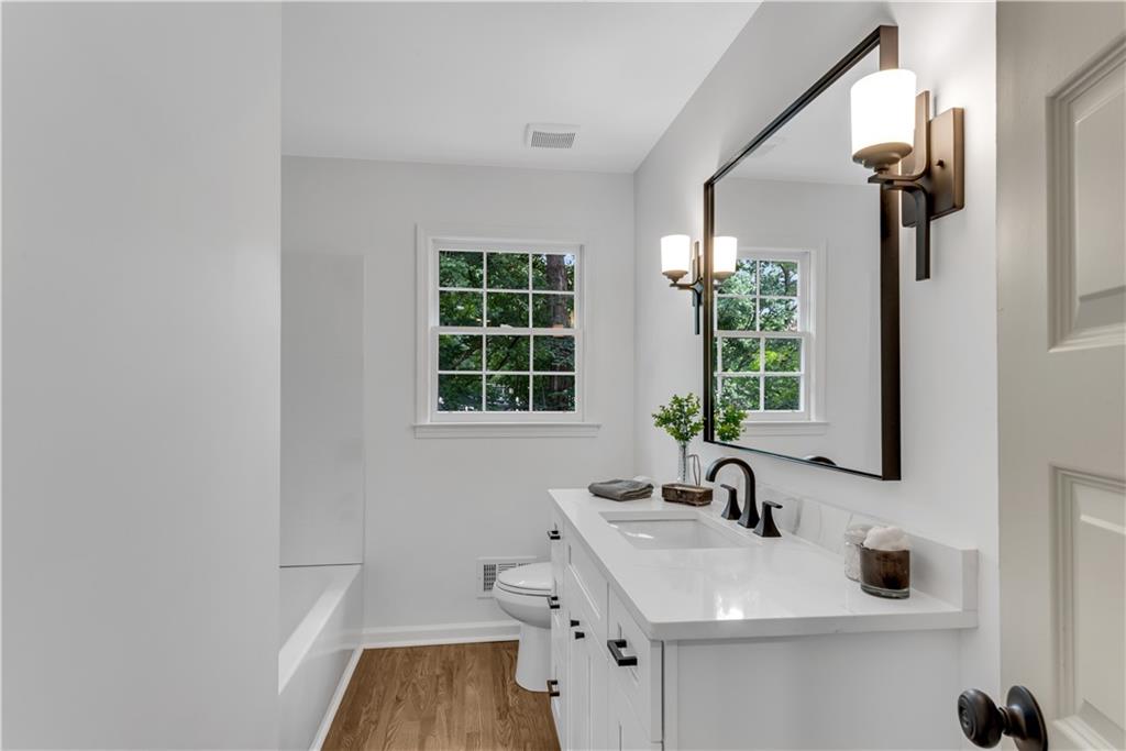 4309 King Valley Drive SE