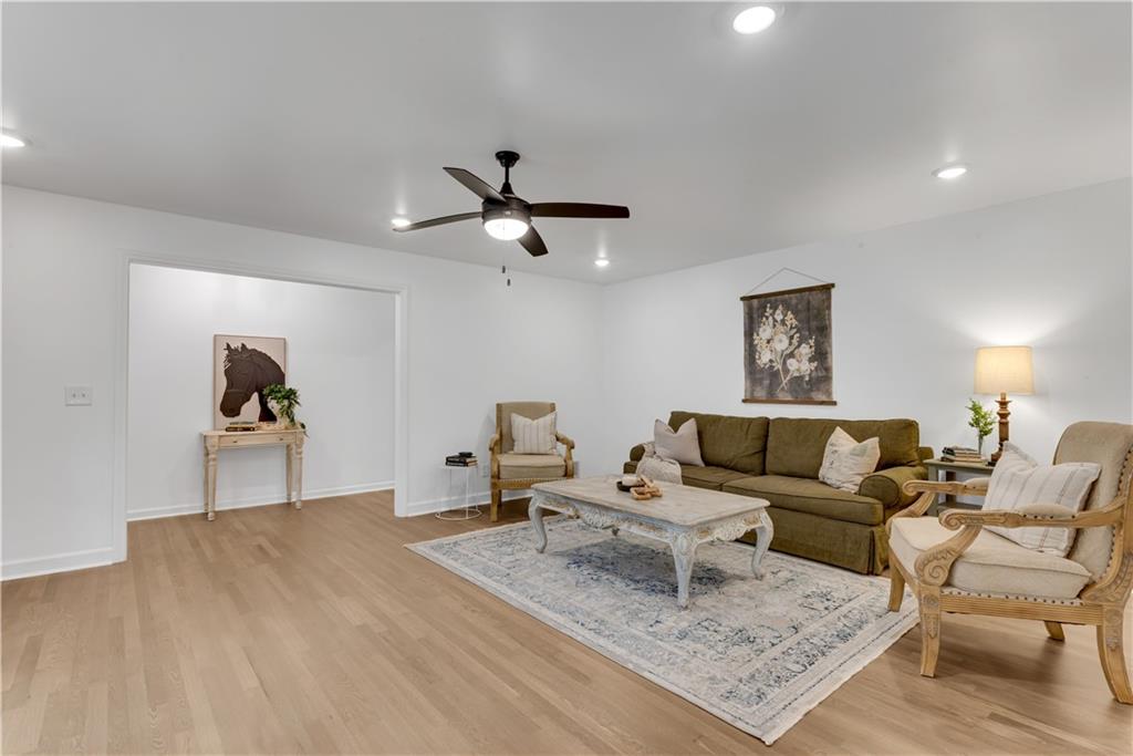 4309 King Valley Drive SE