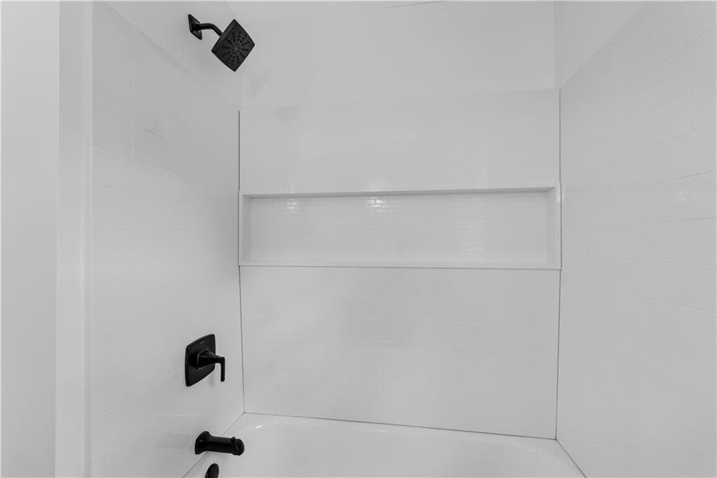 4309 King Valley Drive SE