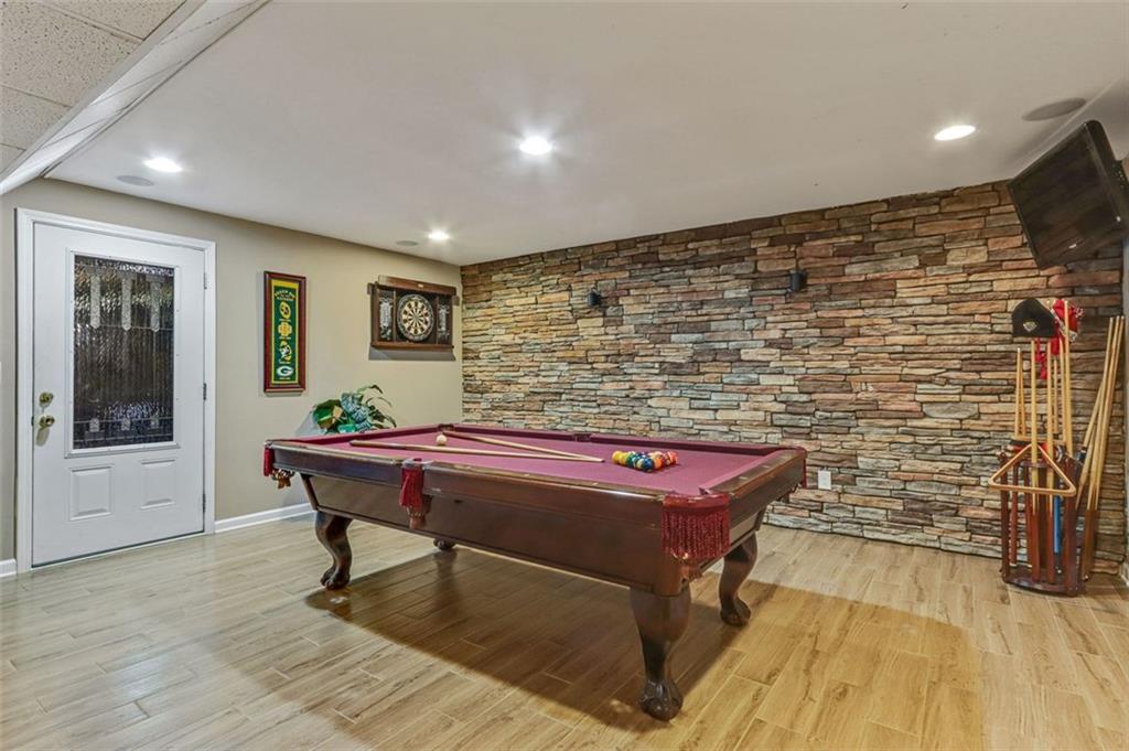 1054 AVERY CREEK Drive