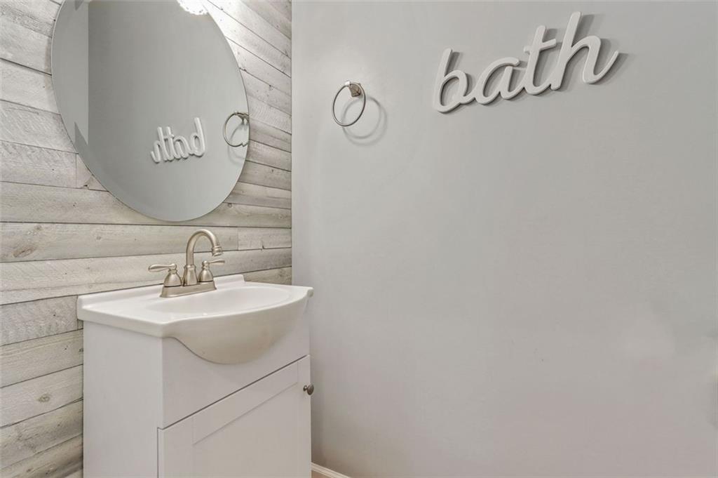 1054 AVERY CREEK Drive