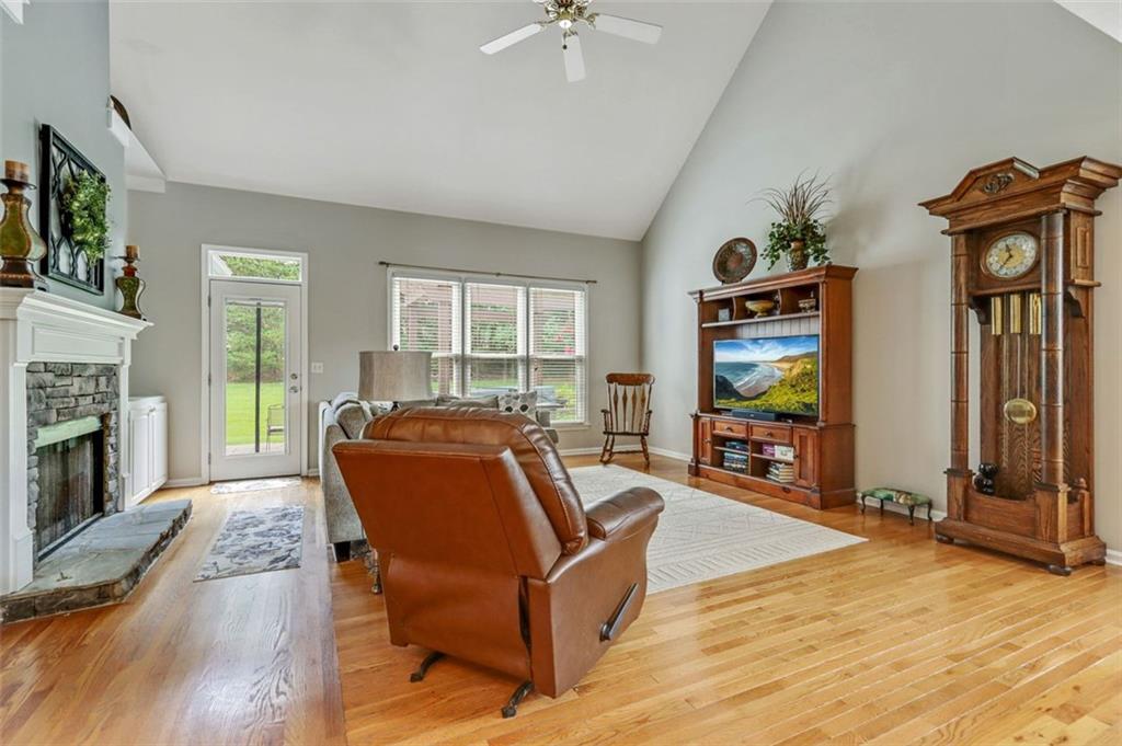 1054 AVERY CREEK Drive