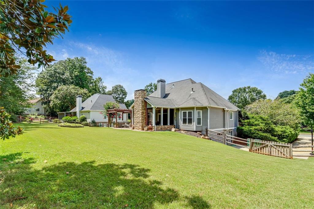 1054 AVERY CREEK Drive