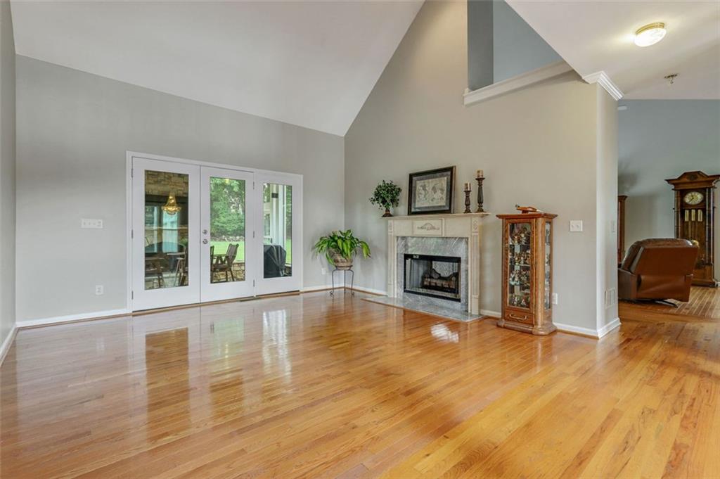 1054 AVERY CREEK Drive