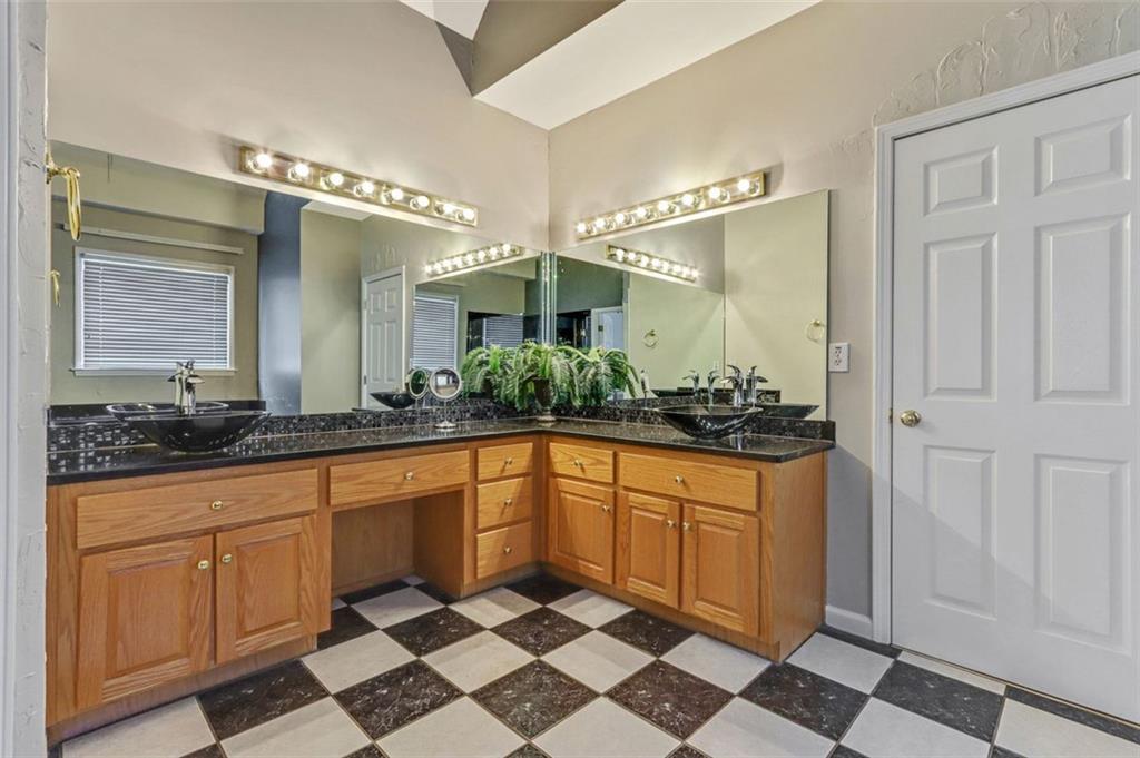 1054 AVERY CREEK Drive