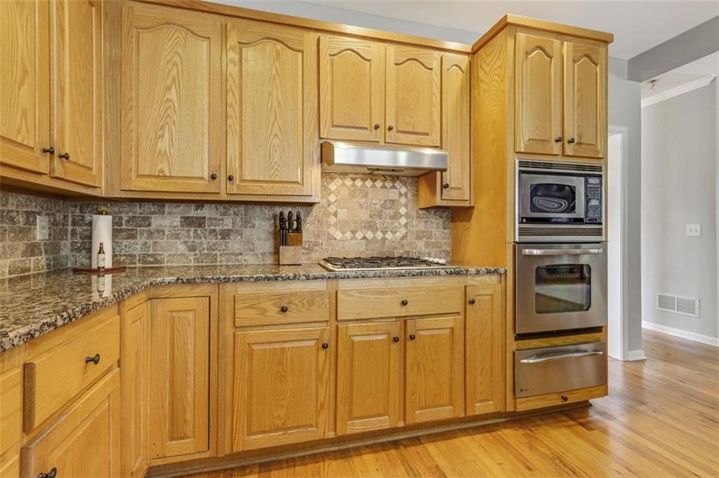 1054 AVERY CREEK Drive