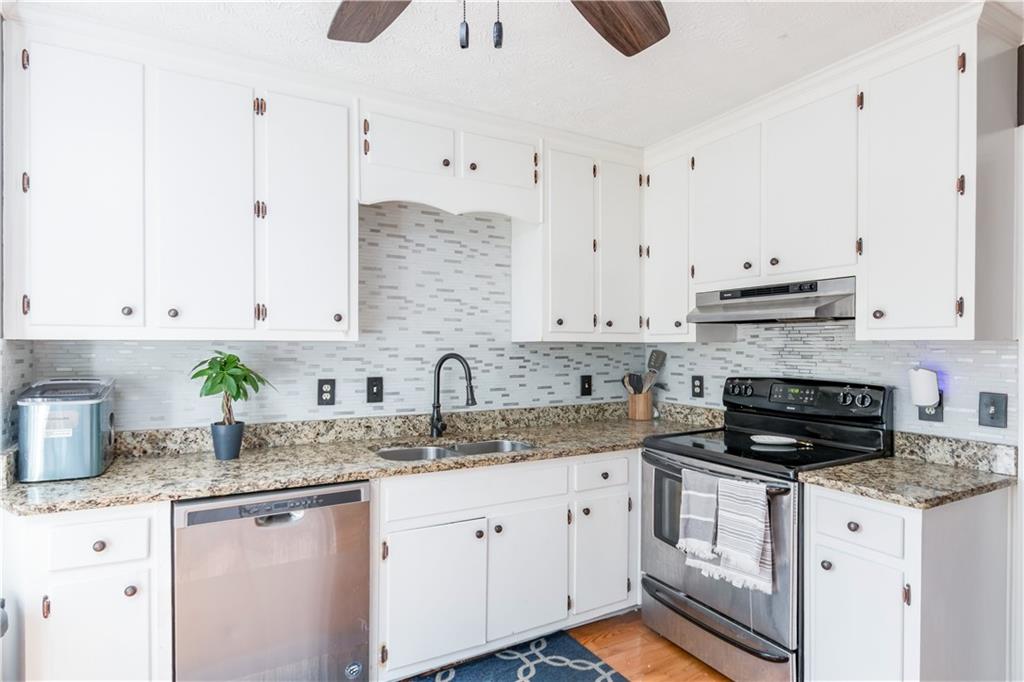 181 BRIGHTON Court SW