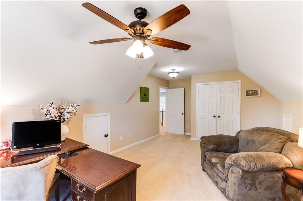 39 Riverwood Glen