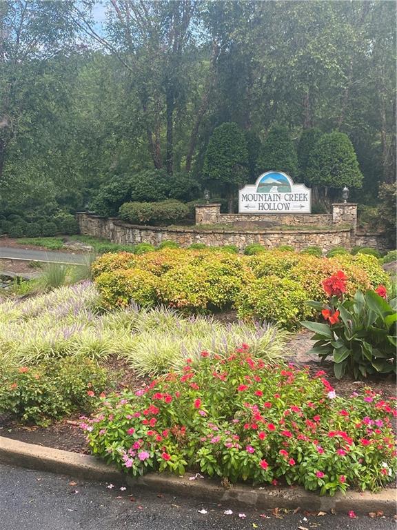 27 Mountain Creek Hollow Drive