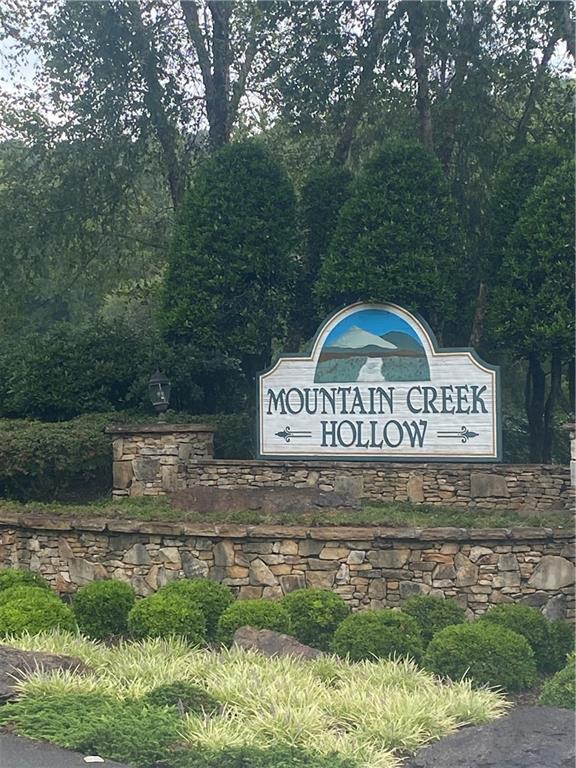 27 Mountain Creek Hollow Drive