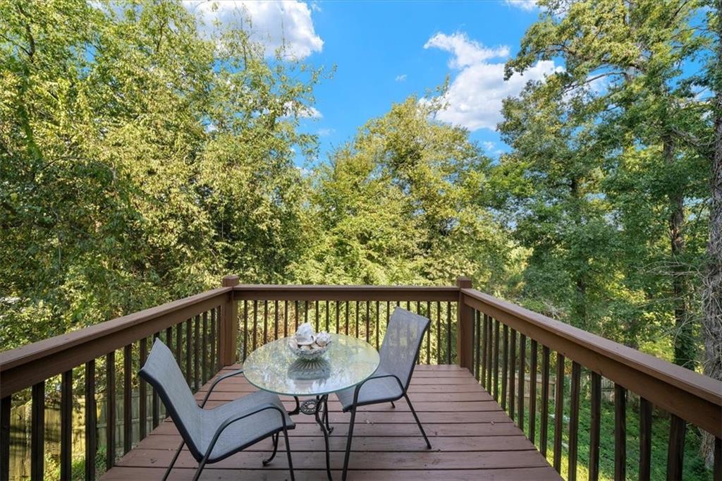 6018 Oakdale Road SE