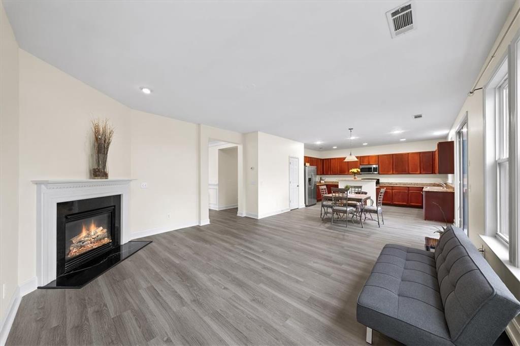 6018 Oakdale Road SE