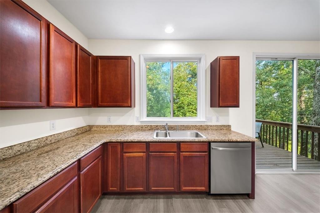 6018 Oakdale Road SE