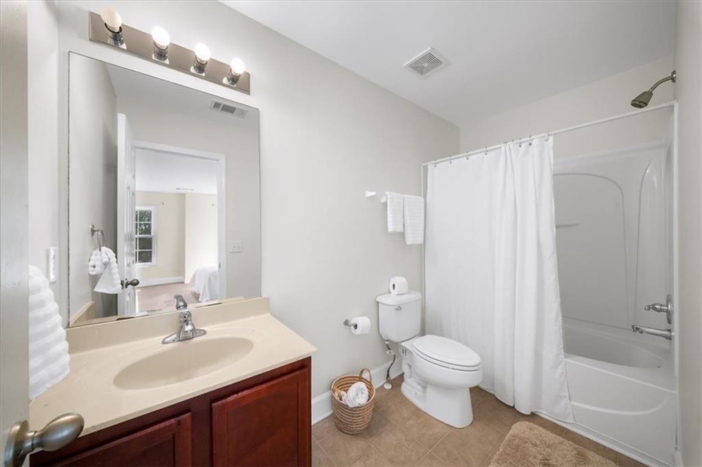 6018 Oakdale Road SE