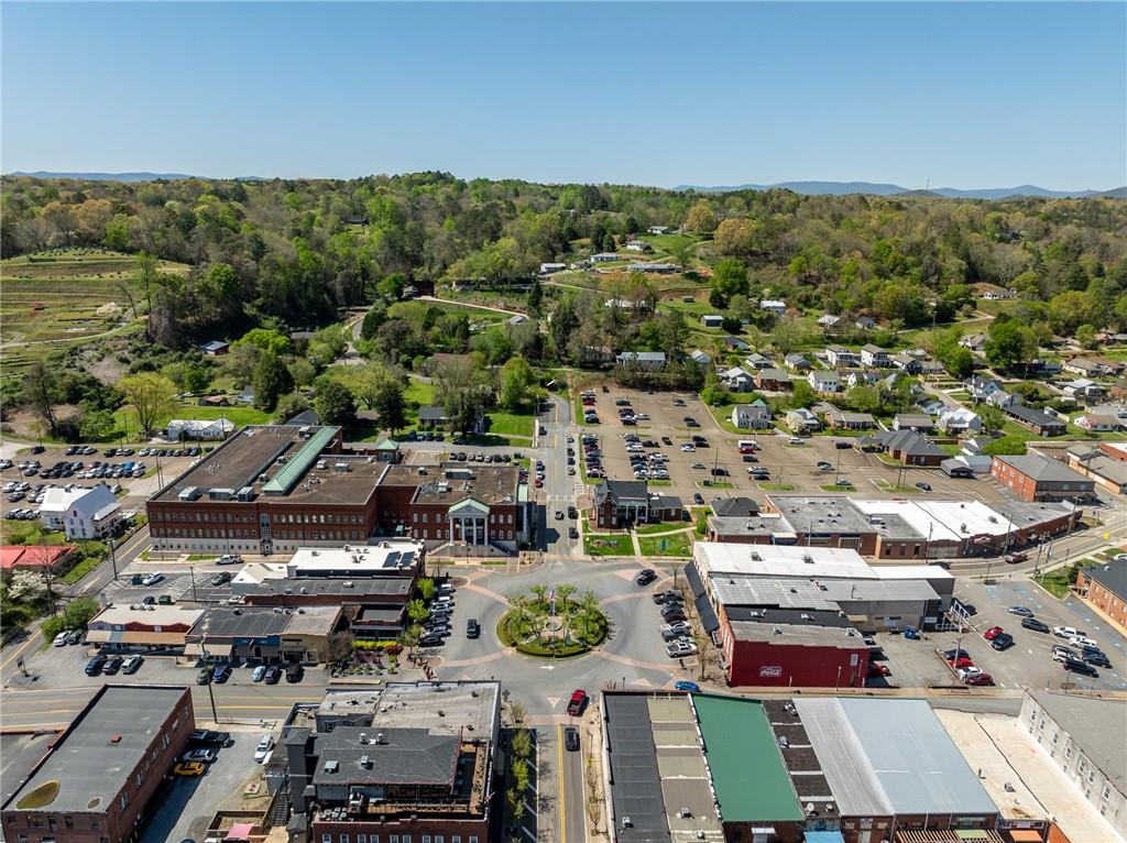4 Northside Square