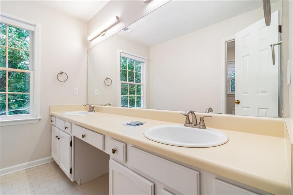 5225 TURTLE CREEK Drive