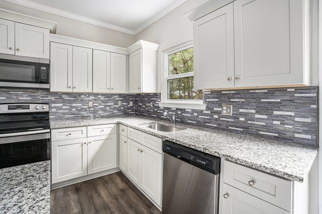 228 Fieldcrest Drive