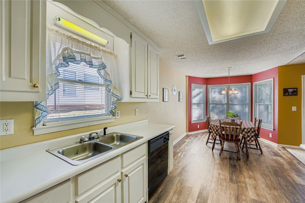 2484 Morning Glory Lane