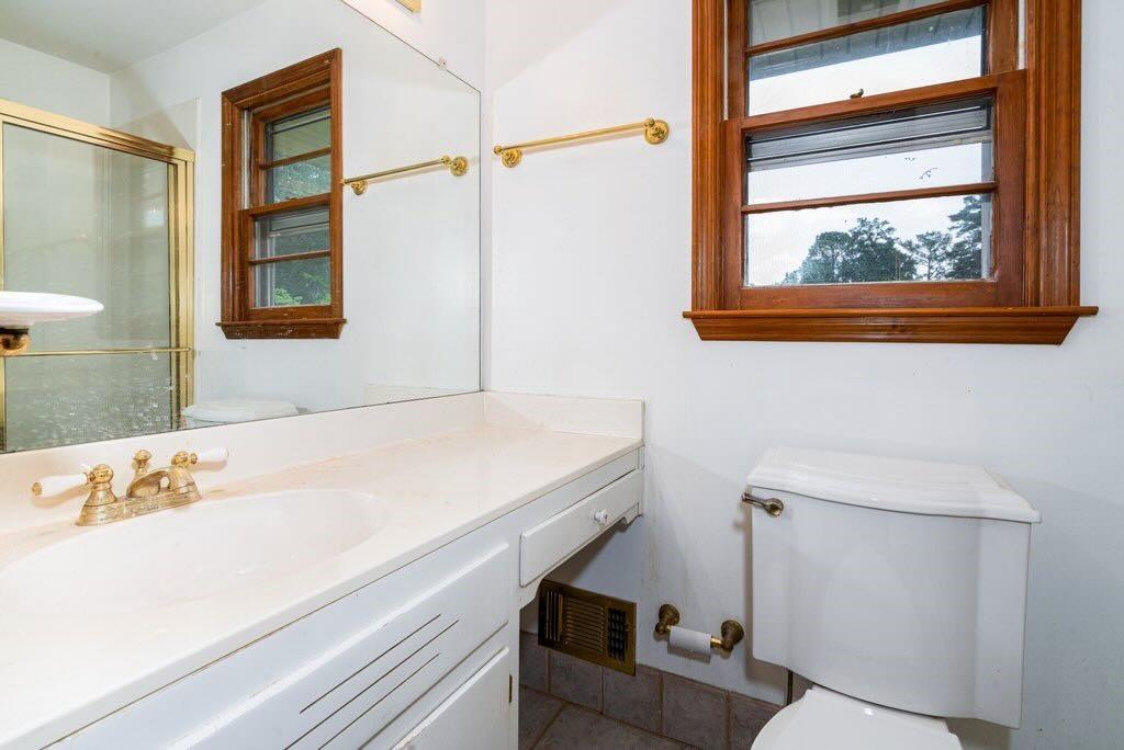 3854 Ridgewood Drive SE