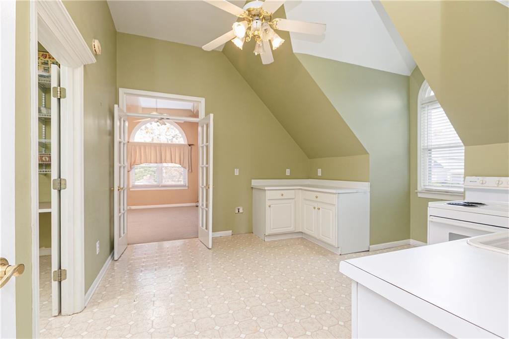 176 Confederate Avenue