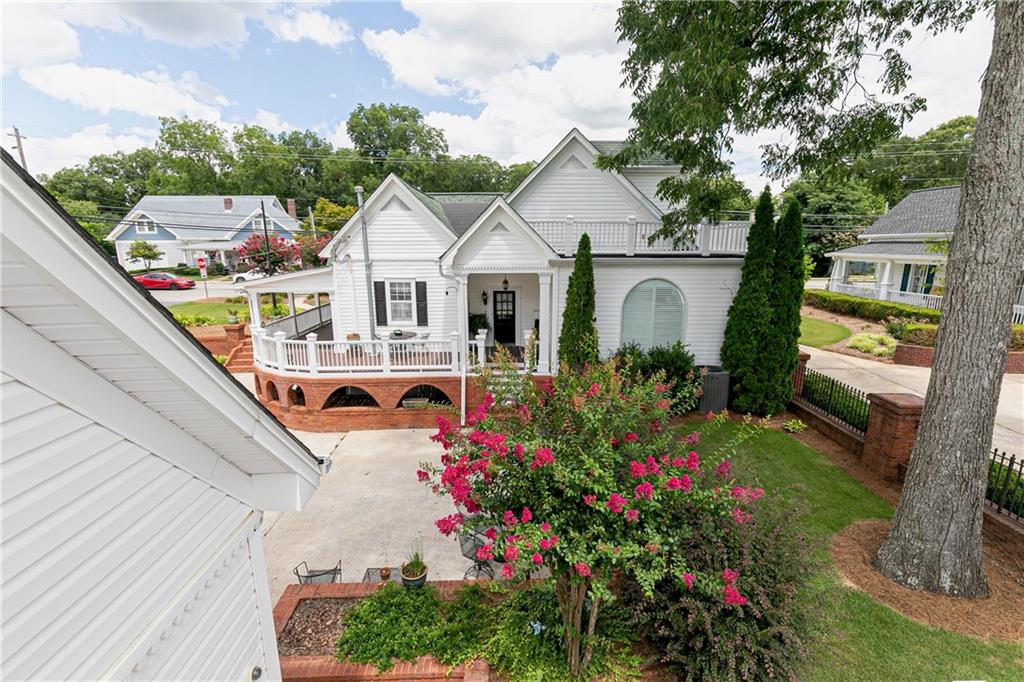 176 Confederate Avenue