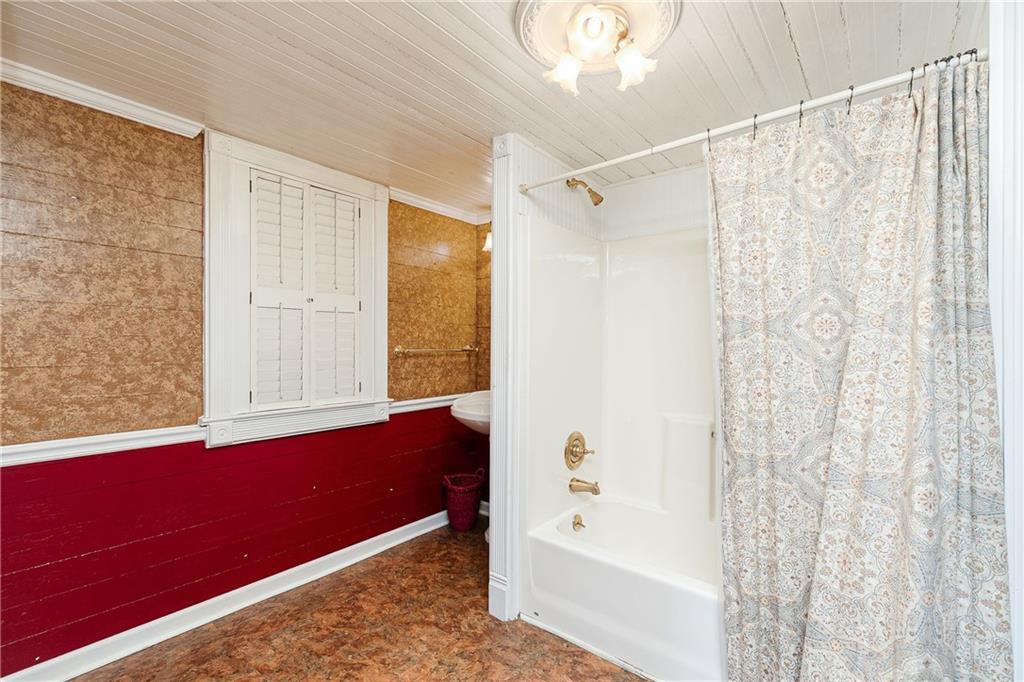 176 Confederate Avenue