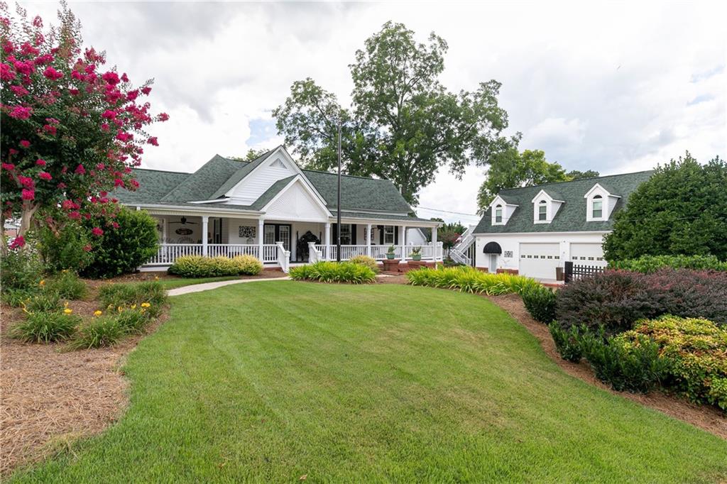 176 Confederate Avenue