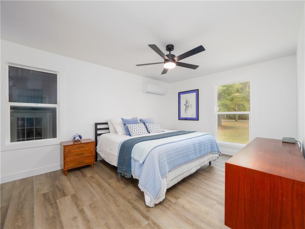 1143 Fiddler Crab Road NE