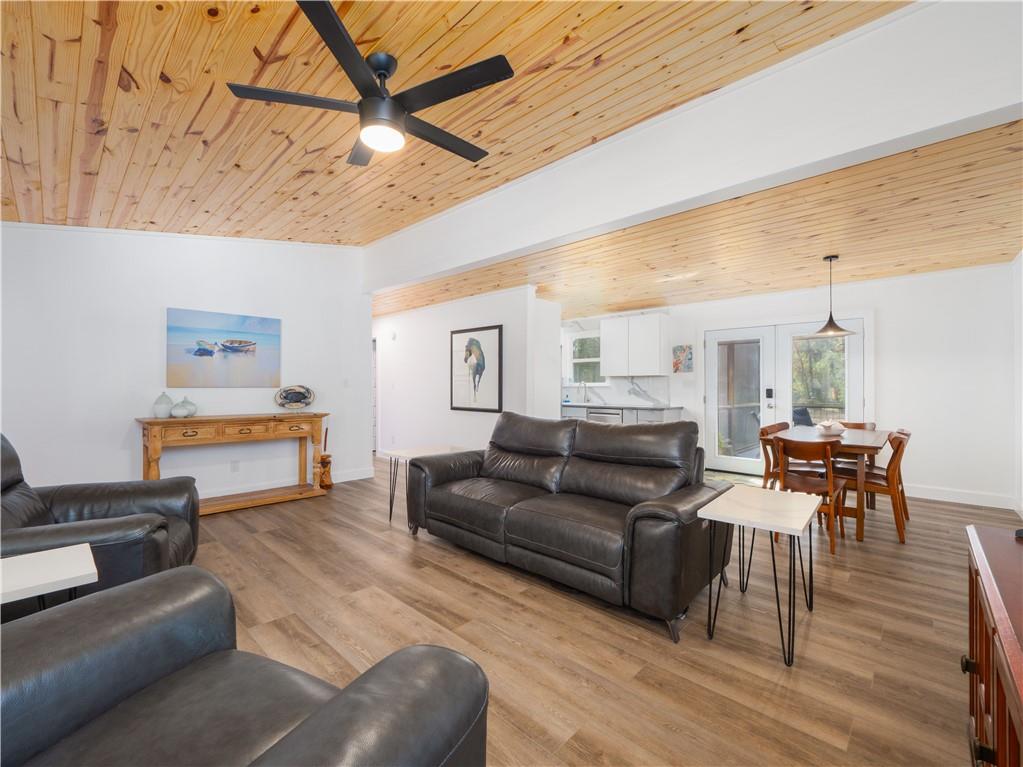 1143 Fiddler Crab Road NE