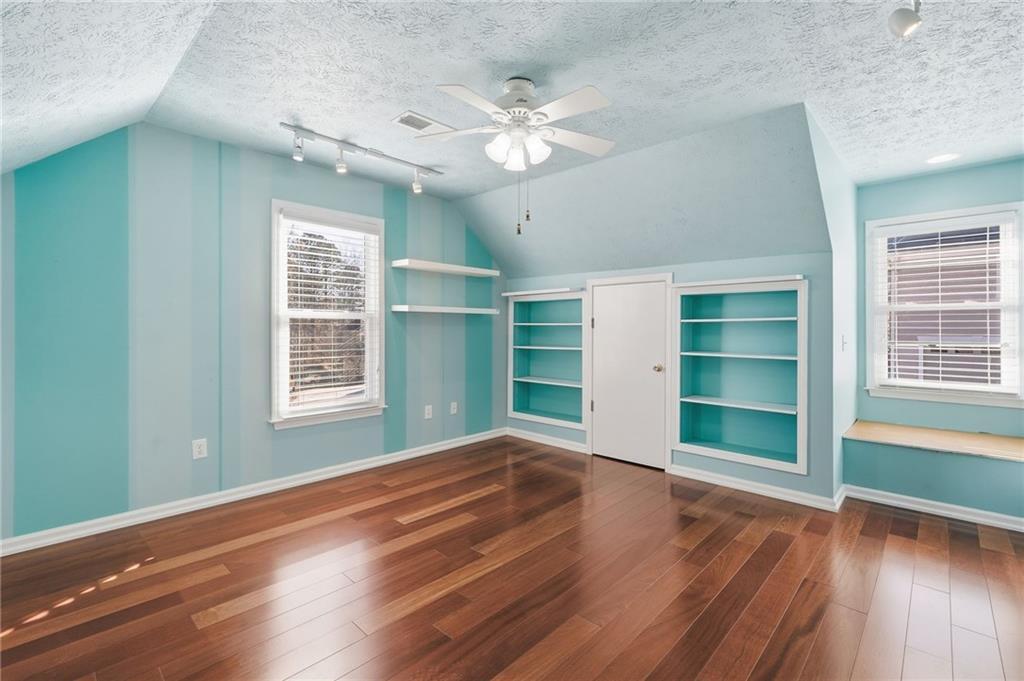 1217 Kaylyn Court NW