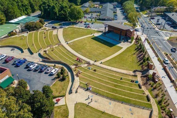 1202 Charleston Court